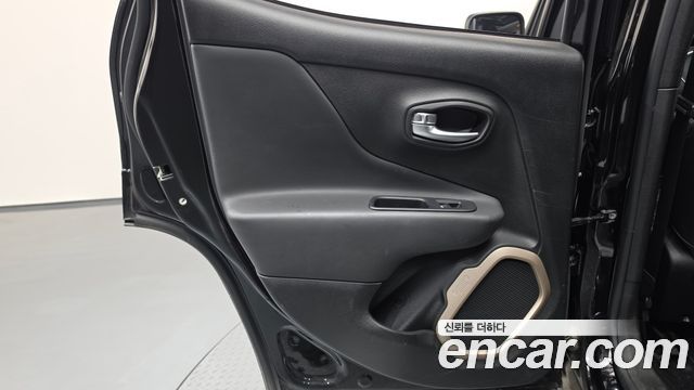 Jeep Renegade 2017 — photo 15