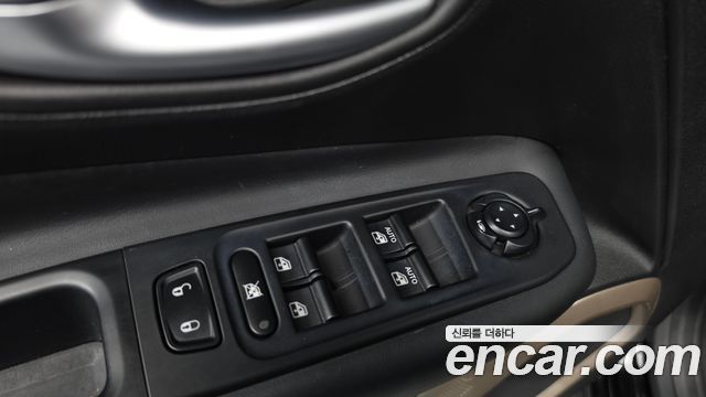 Jeep Renegade 2017 — photo 30