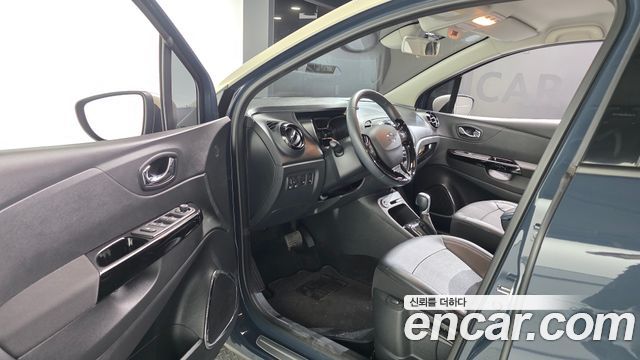 Renault Korea QM3 2017 — photo 13