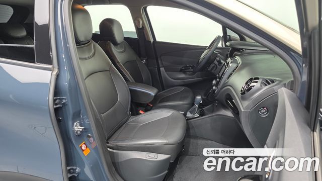 Renault Korea QM3 2017 — photo 17