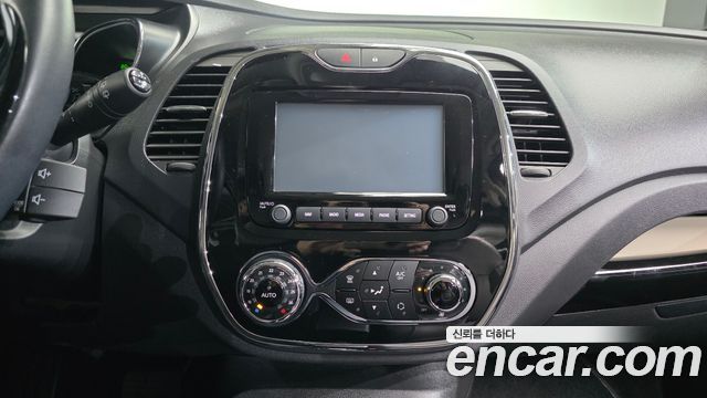 Renault Korea QM3 2017 — photo 20