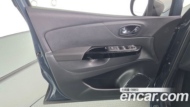 Renault Korea QM3 2017 — photo 14