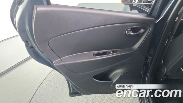 Renault Korea QM3 2017 — photo 15
