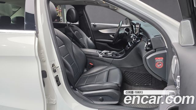 Mercedes-Benz C-Class 2016 — photo 11