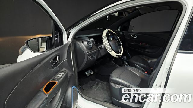 Renault Korea QM3 2017 — photo 10