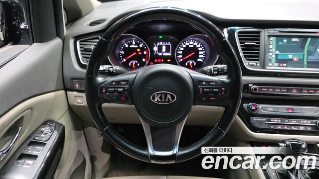 Kia Canival 2016 — photo 13