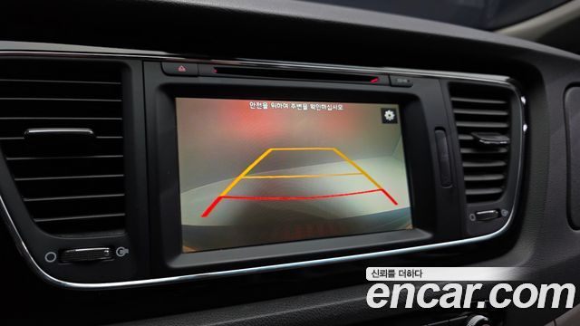 Kia Canival 2016 — photo 14