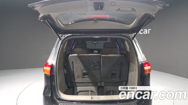 Kia Canival 2016 — photo 20