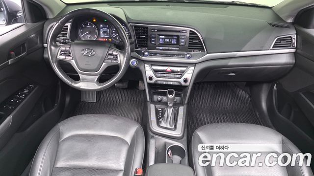 Hyundai AVANTE 2018 — photo 10