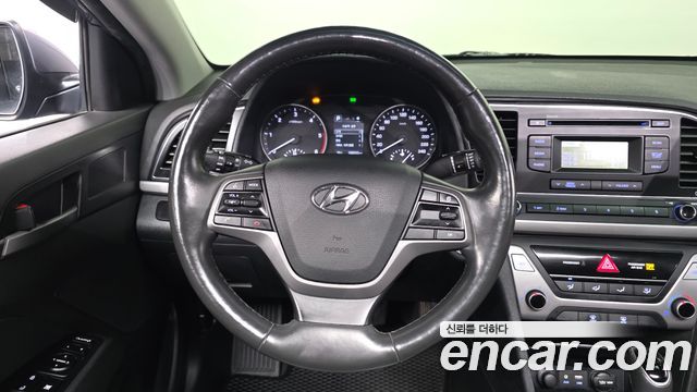 Hyundai AVANTE 2018 — photo 19