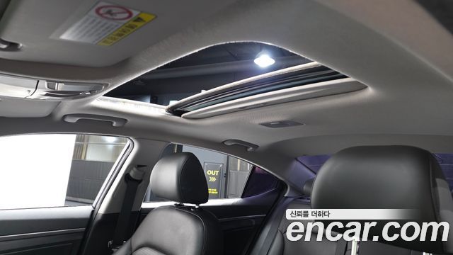 Hyundai AVANTE 2018 — photo 25