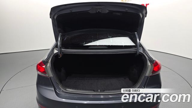 Hyundai AVANTE 2018 — photo 26