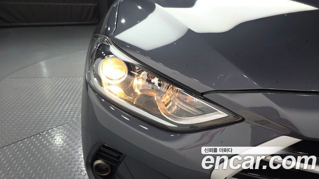 Hyundai AVANTE 2018 — photo 8