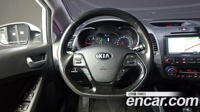 Kia K3 2017 — photo 12