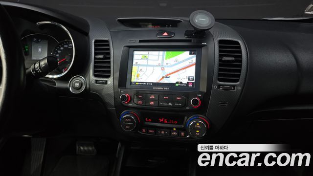 Kia K3 2017 — photo 14