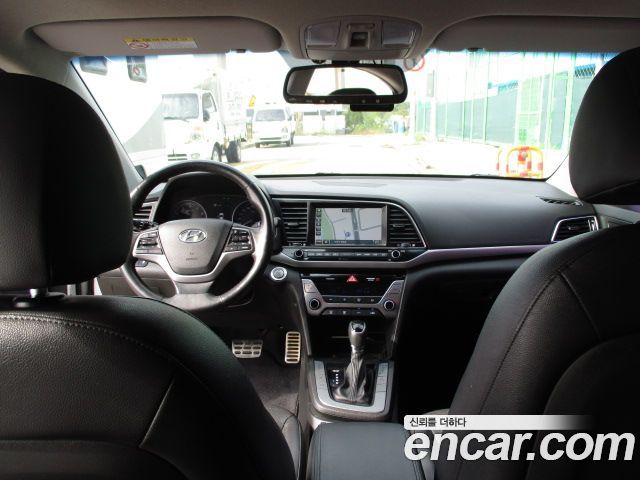 Hyundai AVANTE 2016 — photo 13