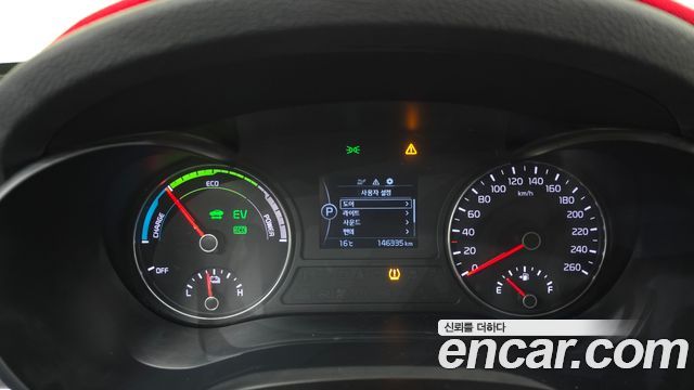 Kia K5 2016 — photo 11