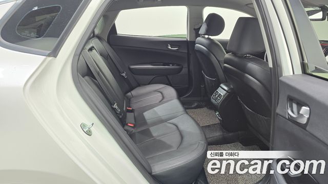 Kia K5 2016 — photo 26