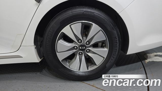 Kia K5 2016 — photo 7