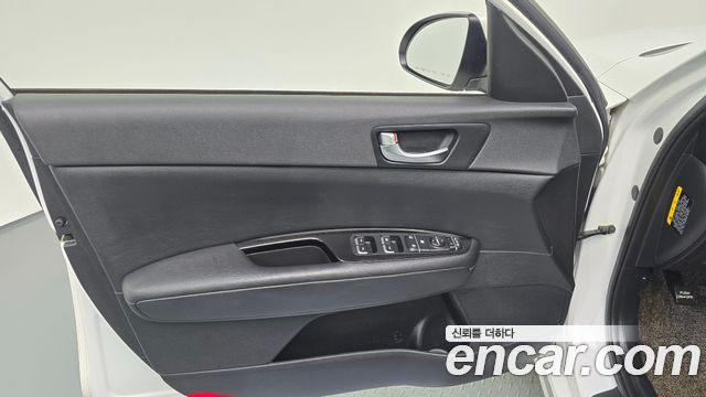 Kia K5 2016 — photo 14