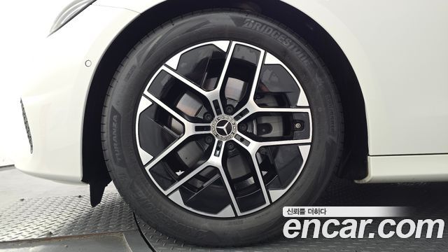 Mercedes-Benz E-Class 2025 — photo 5