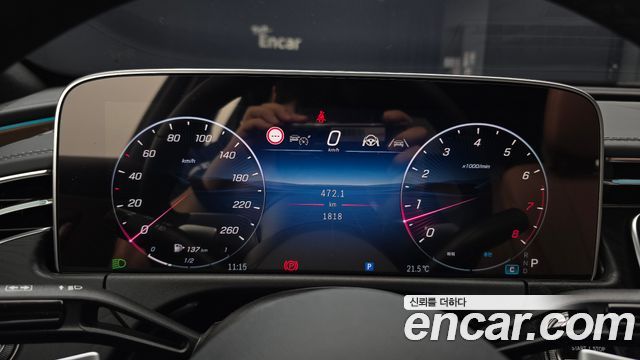 Mercedes-Benz E-Class 2025 — photo 11