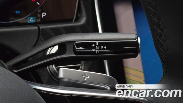 Mercedes-Benz E-Class 2025 — photo 12