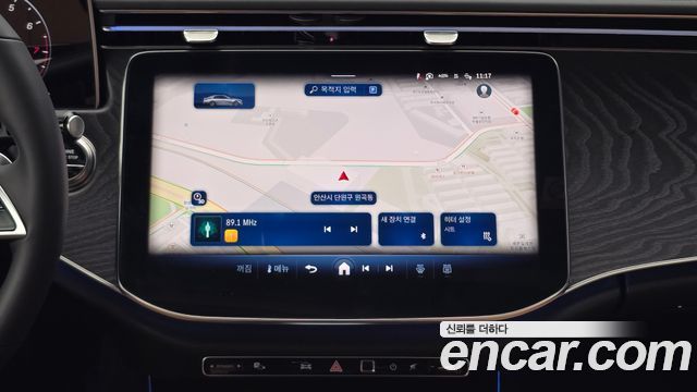 Mercedes-Benz E-Class 2025 — photo 24