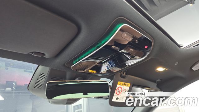 Mercedes-Benz E-Class 2025 — photo 28