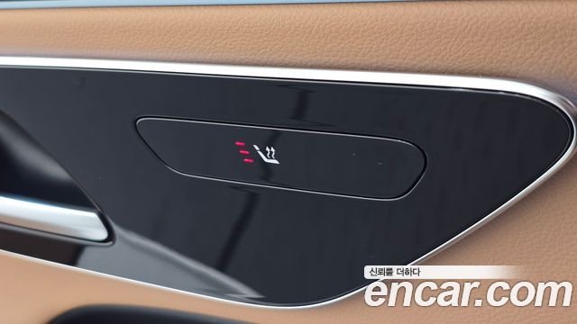 Mercedes-Benz E-Class 2025 — photo 33