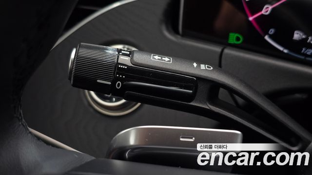 Mercedes-Benz E-Class 2025 — photo 35