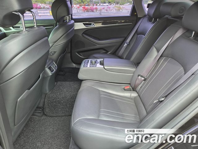 Genesis G80 2018 — photo 10