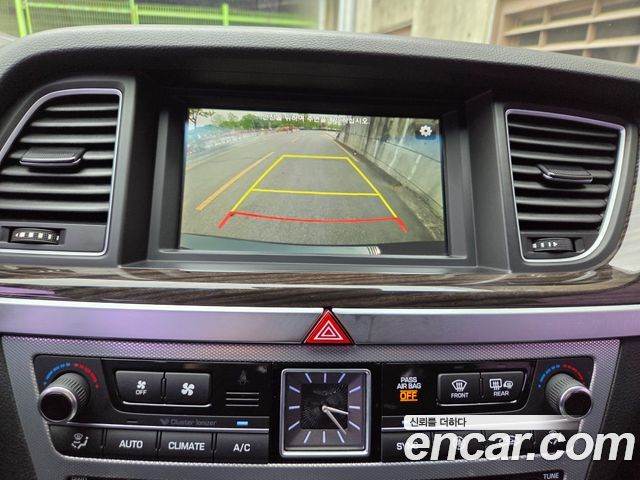 Genesis G80 2018 — photo 17