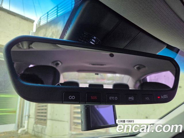 Genesis G80 2018 — photo 18