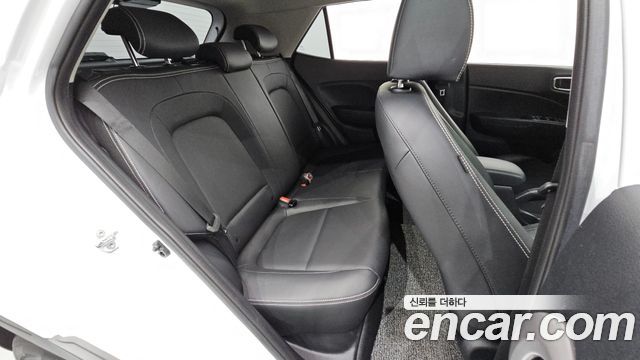 Hyundai Venue 2022 — photo 17