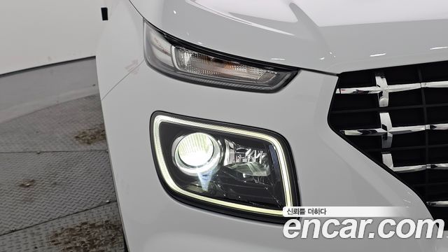 Hyundai Venue 2022 — photo 8