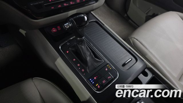 Kia Canival 2016 — photo 9