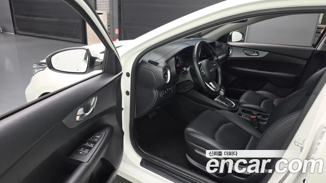Kia K3 2022 — photo 10