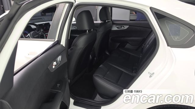 Kia K3 2022 — photo 11