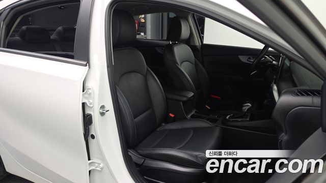 Kia K3 2022 — photo 12