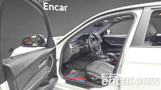 BMW 3-Series 2016 — photo 10