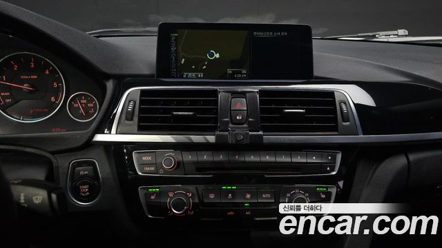 BMW 3-Series 2016 — photo 17