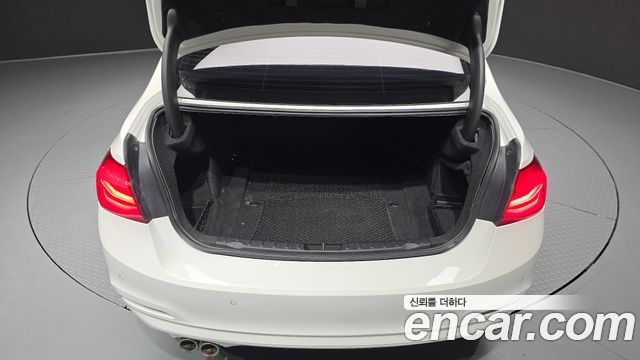 BMW 3-Series 2016 — photo 20