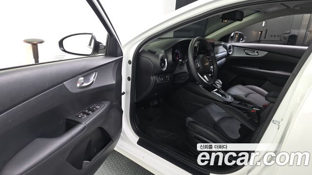 Kia K3 2022 — photo 13