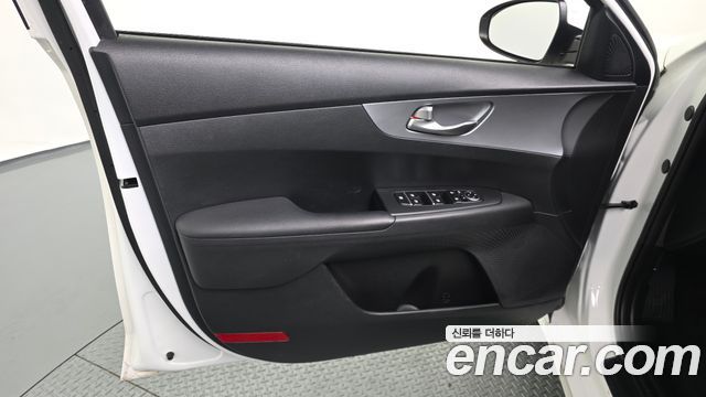 Kia K3 2022 — photo 14