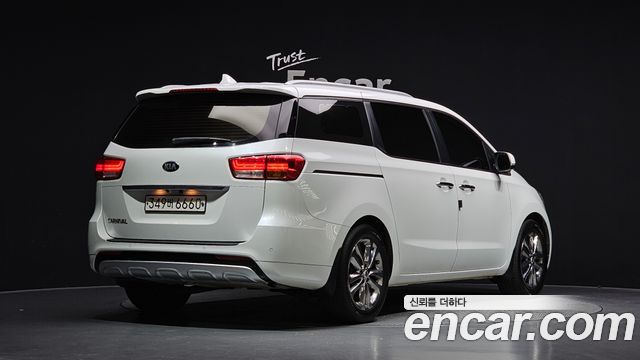 Kia Canival 2016 — photo 2