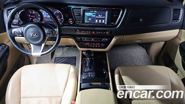 Kia Canival 2016 — photo 7