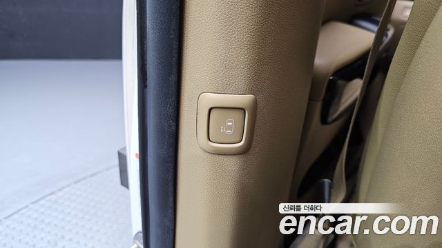 Kia Canival 2016 — photo 18