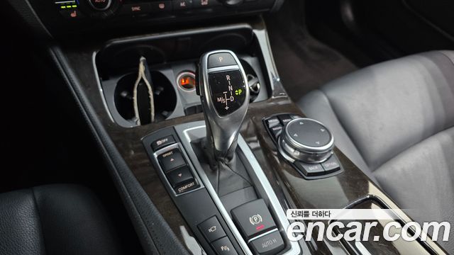 BMW 5-Series 2016 — photo 9