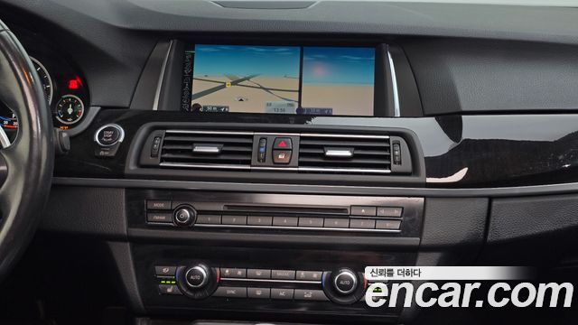 BMW 5-Series 2016 — photo 14